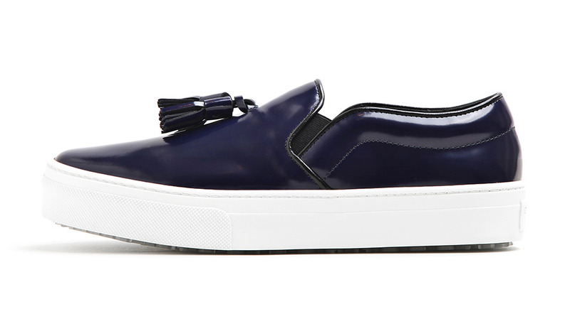 Céline Skate 系列平底便鞋。